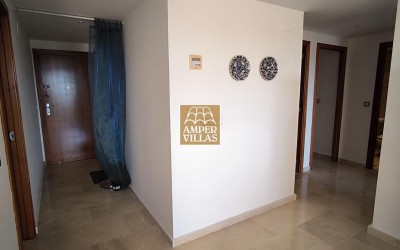 Amplio y luminoso apartamento con garaje cerrado a la venta en la Sierra de Altea.